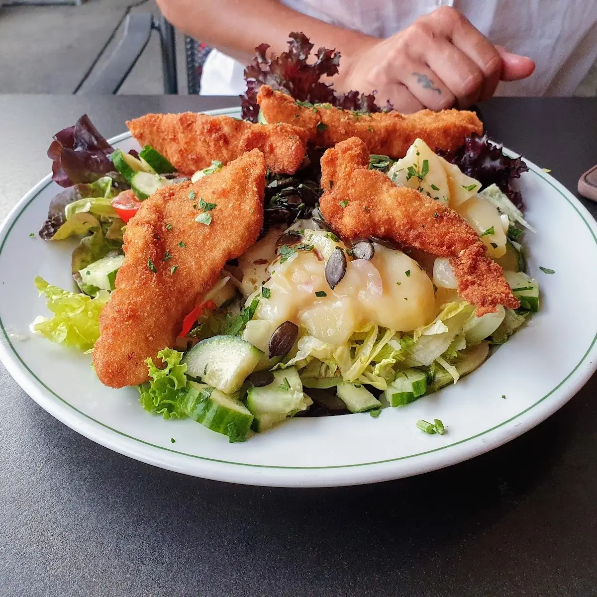 Backhendl Salat