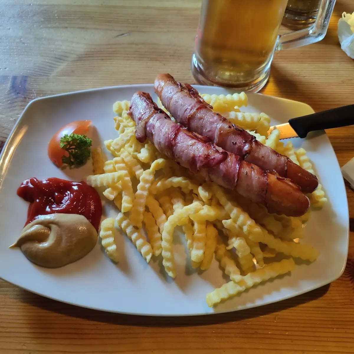 Bernerwürstel Mit Pommes