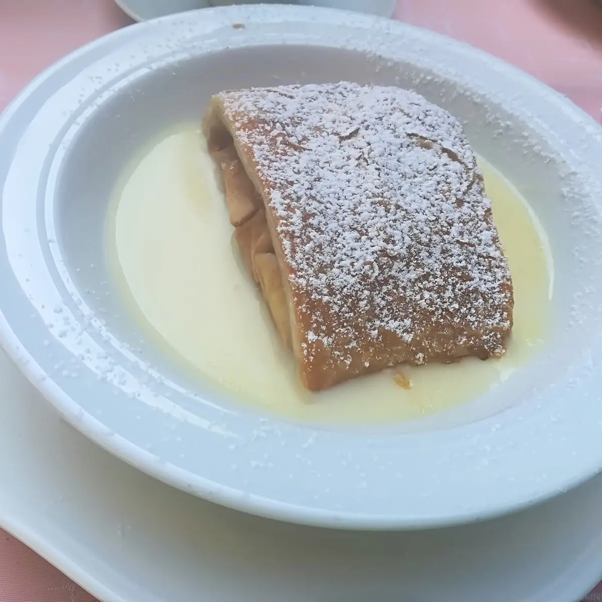 Apfelstrudel Mit Vanillesauce