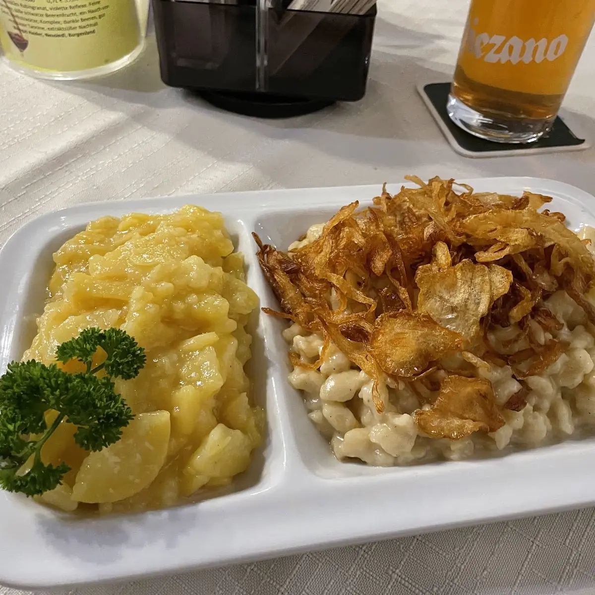 Käsespätzle Mit Kartoffelsalat