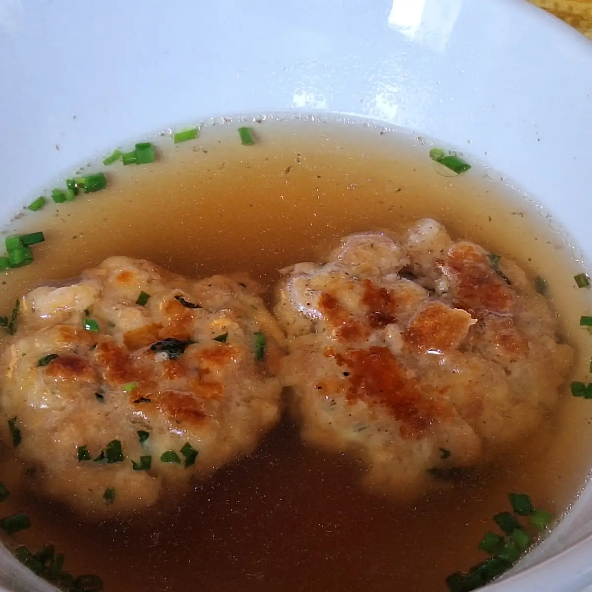 Kaspressknödelsuppe