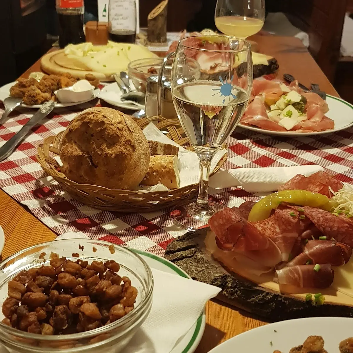 Schinken Platte Grammeln Käse Platte Brotkorb