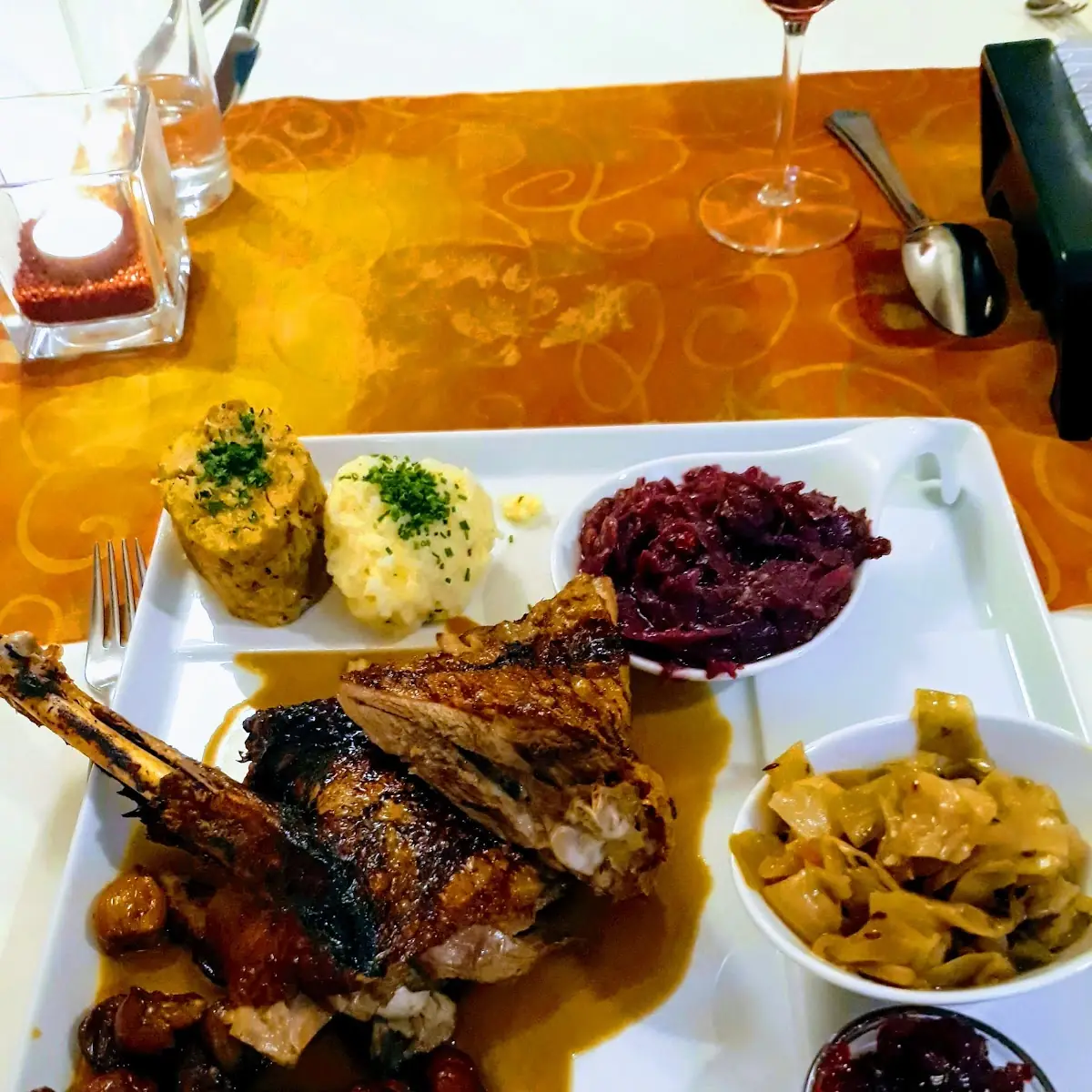 Gans Mit Beilagen