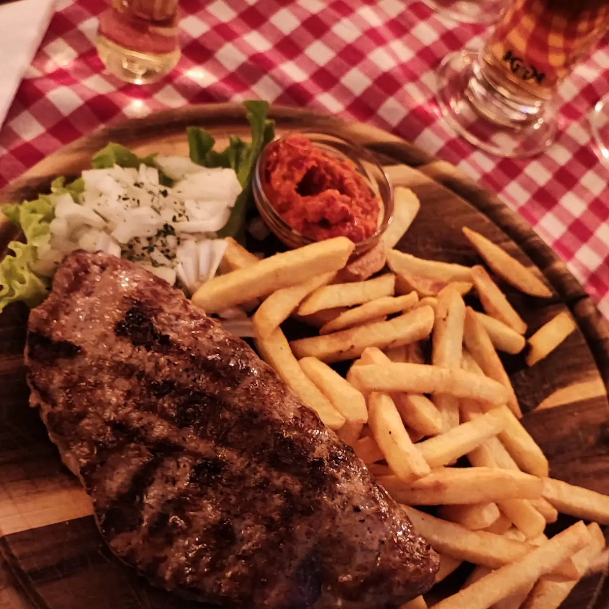 Plescavica Mit Käse Gefüllt