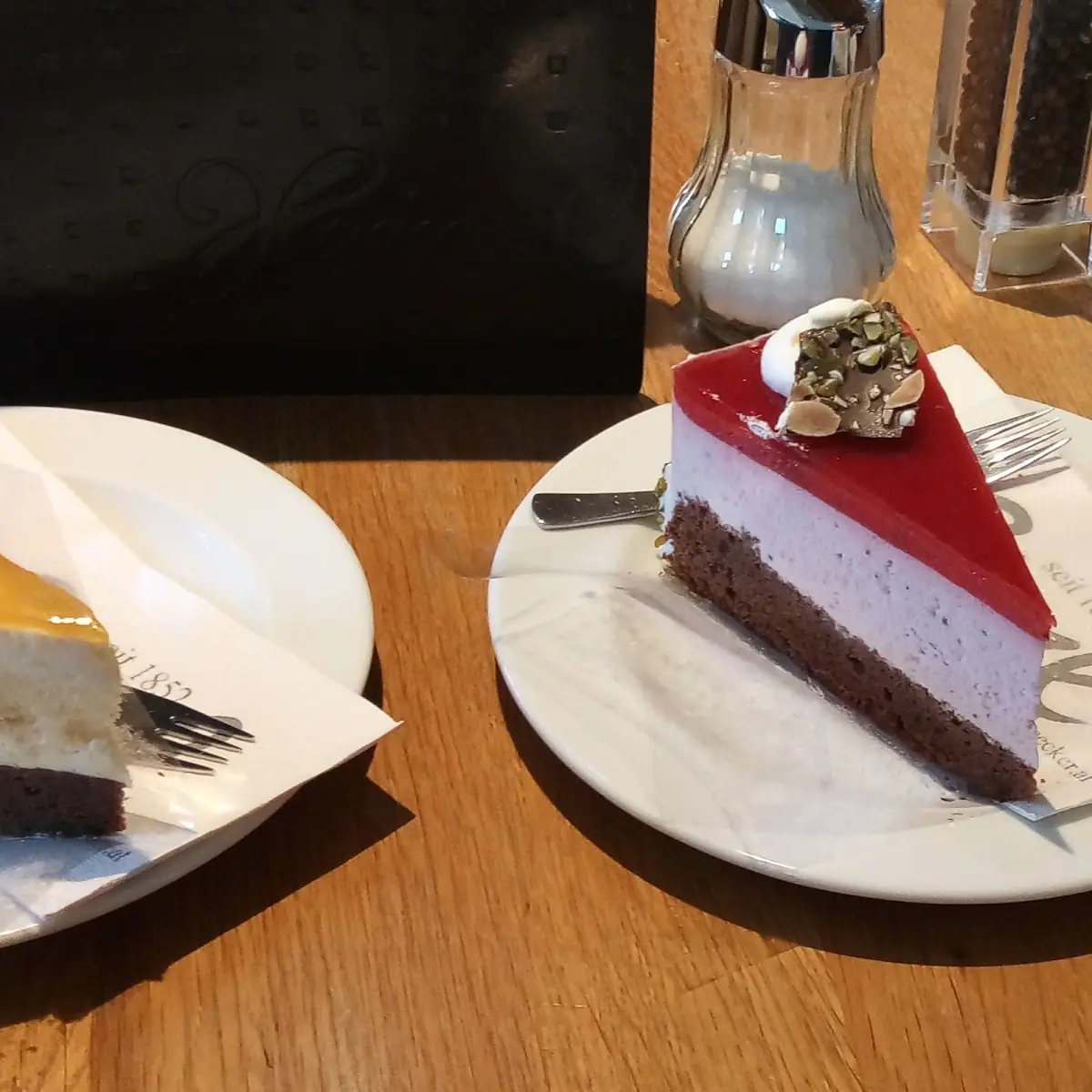 Erdbeersahnetorte Marillentorte