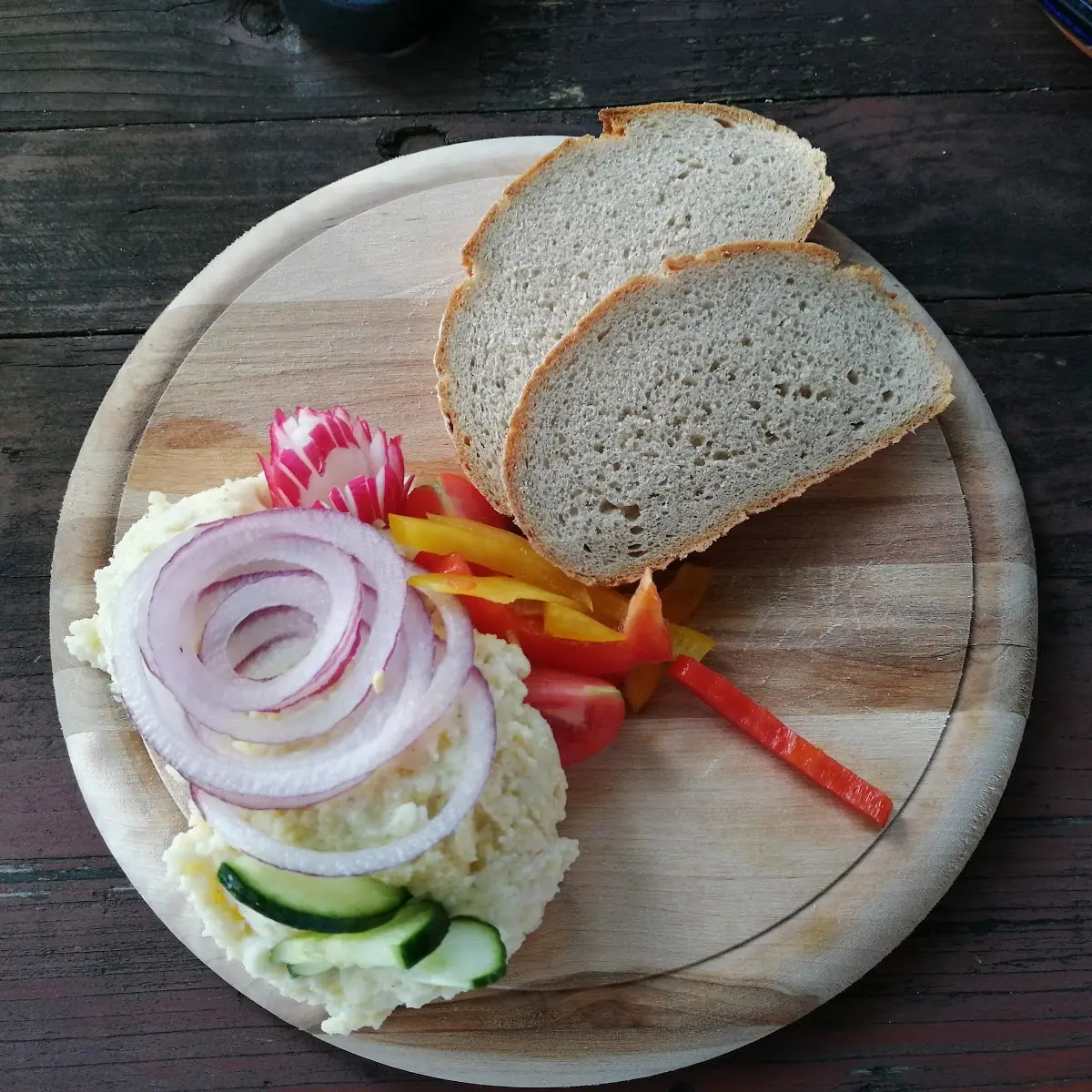 Erdäpfelkas Mit Brot