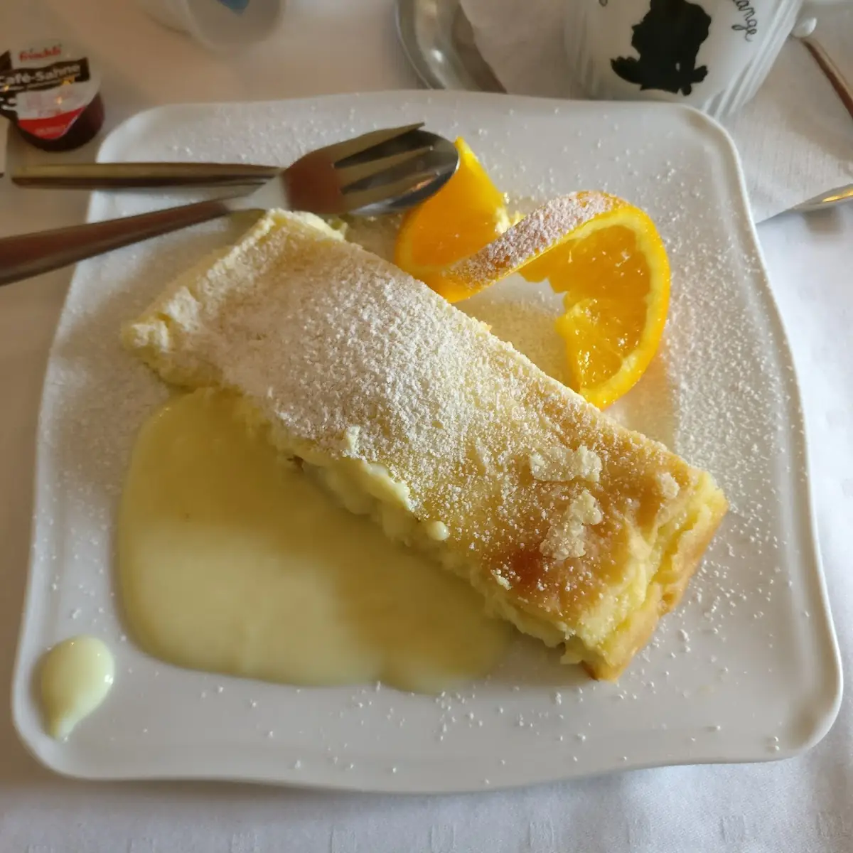 Topfenstrudel Mit Vanillesauce