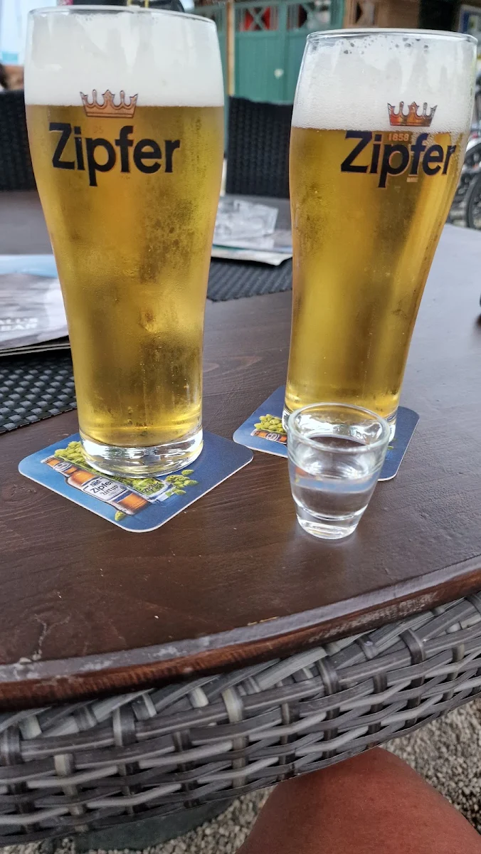 Bier Und Marille, Gall's Schirmbar