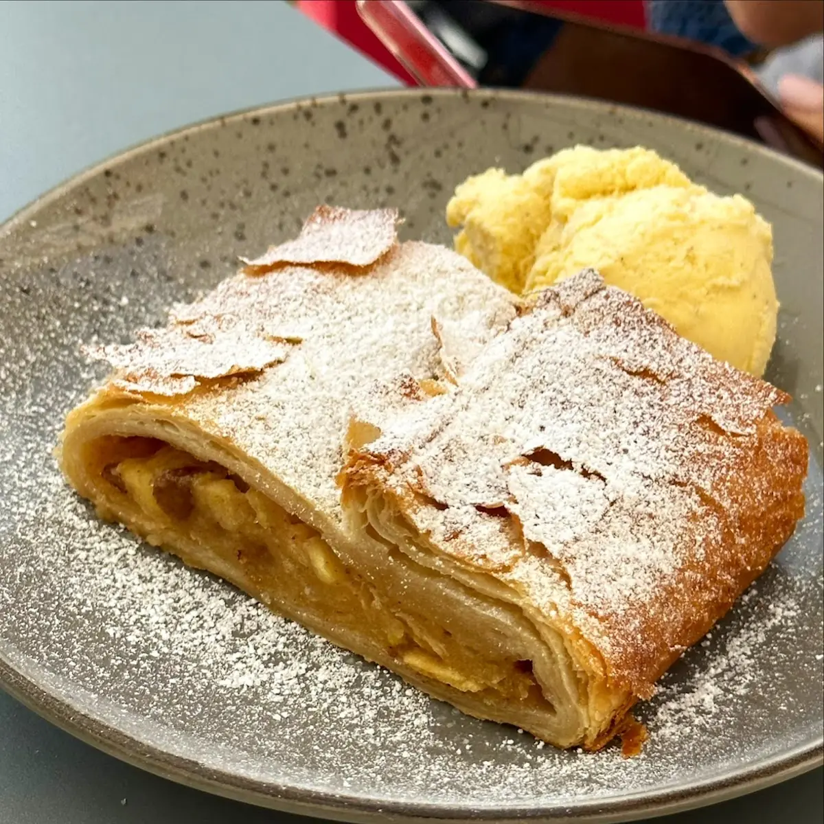 Apel Strudel
