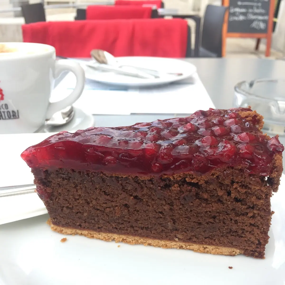 Preiselbeer Schoko Torte