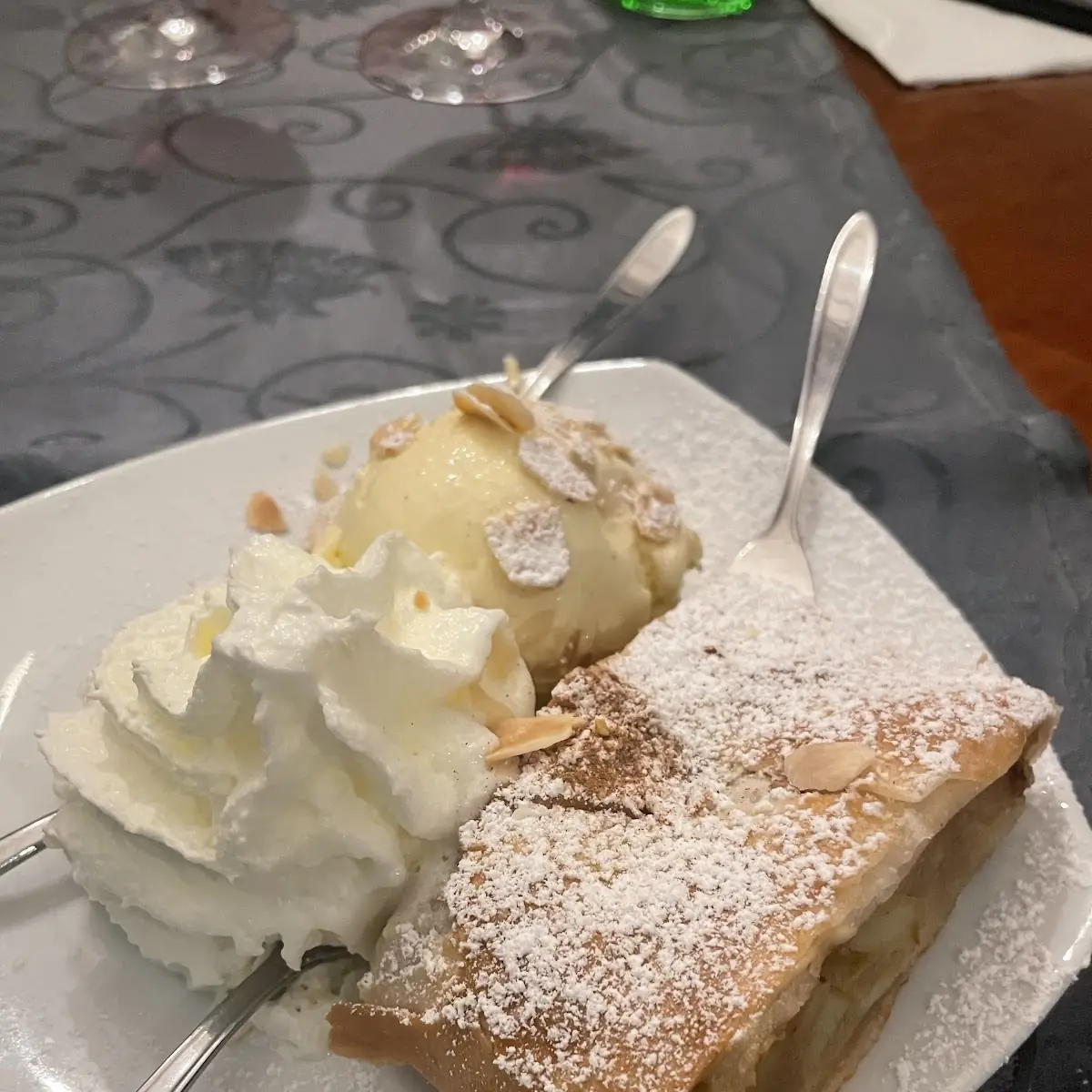Apfelstrudel