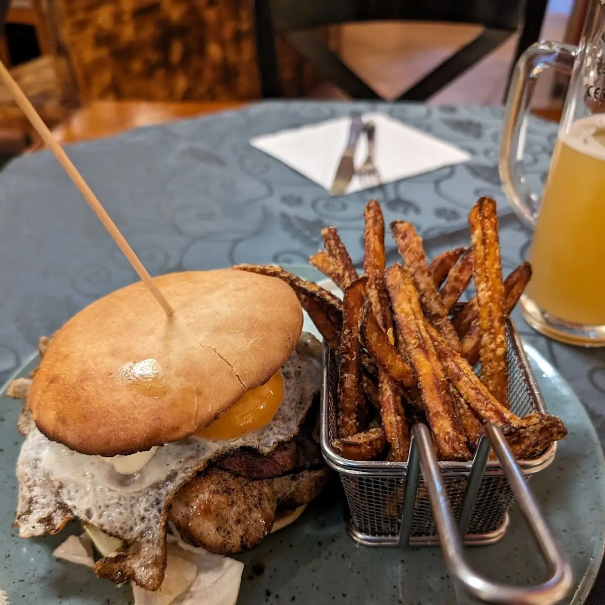 Sparky's Club Burger