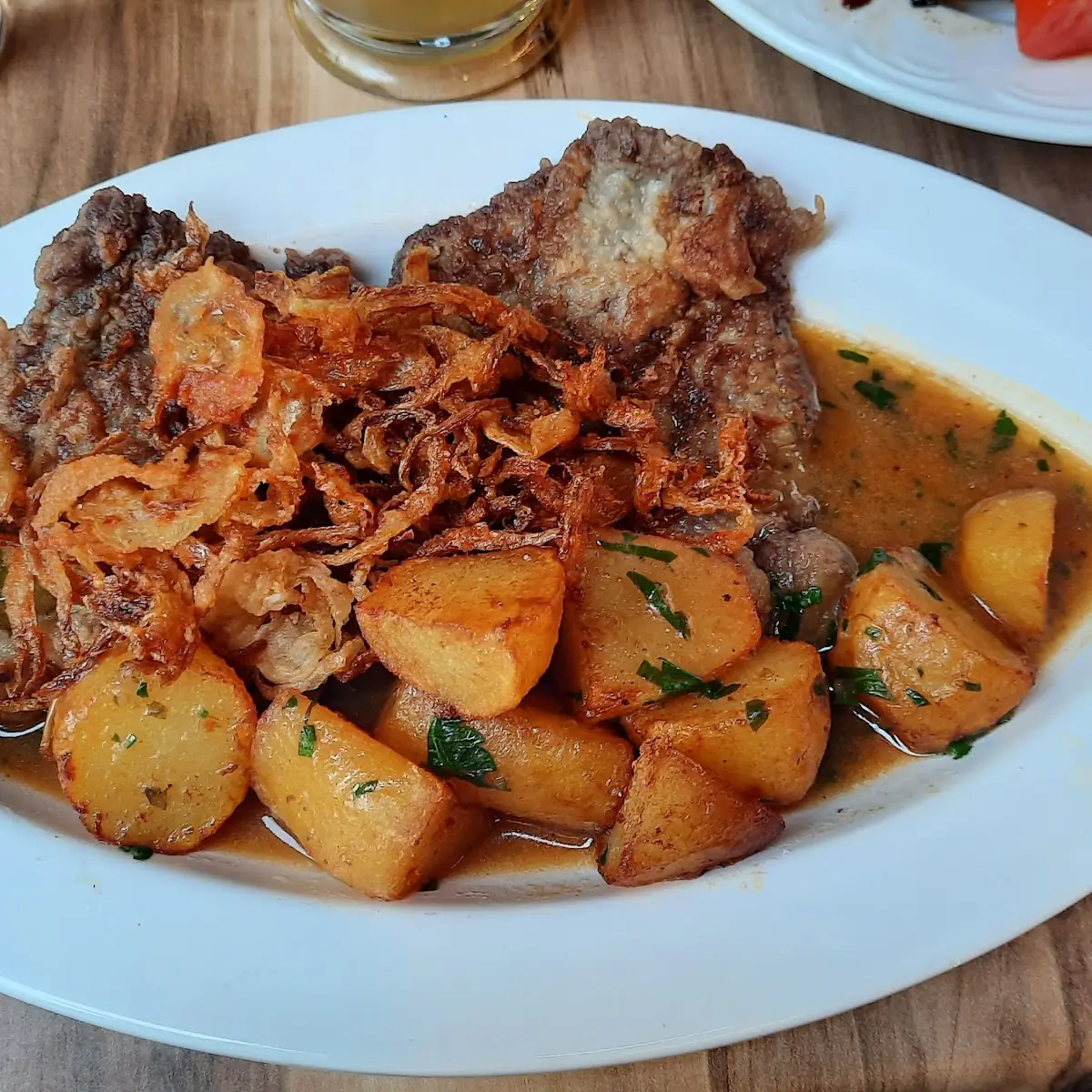 Zwiebelrostbraten Mit Bratkartoffeln