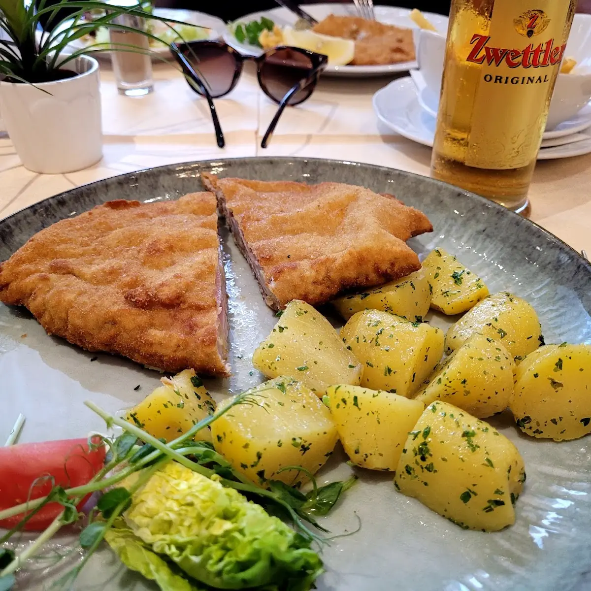 Spargelschnitzel Mit Petersilkartoffel