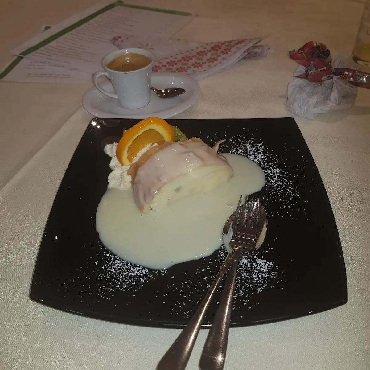 Warmer Topfenstrudel Mit Vanillesauce