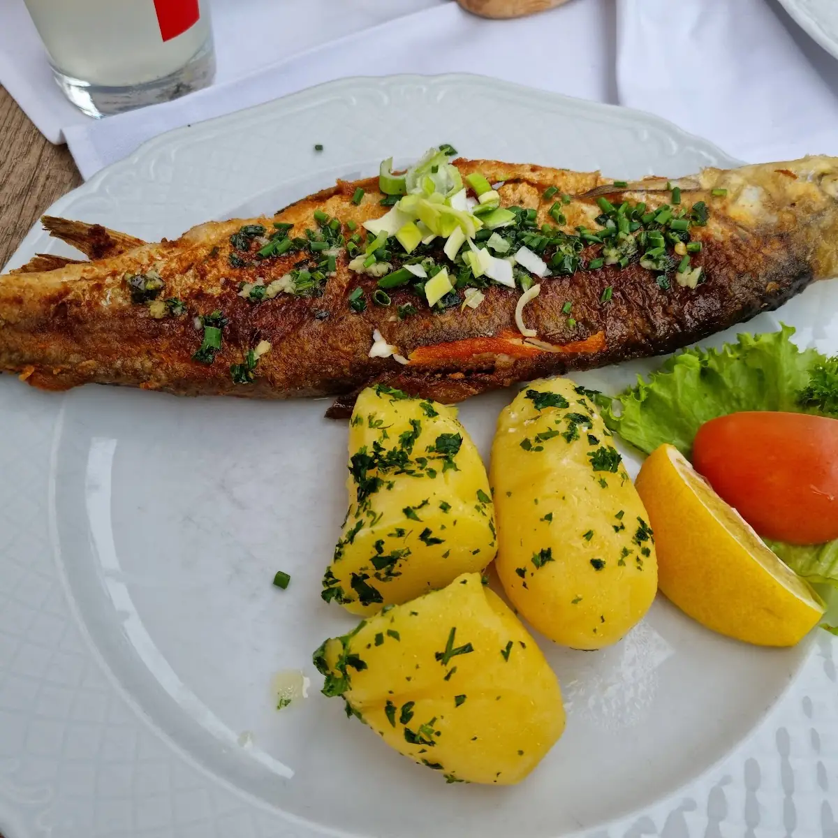 Reinanke Gebraten Mit Knoblauch Und Kräutern