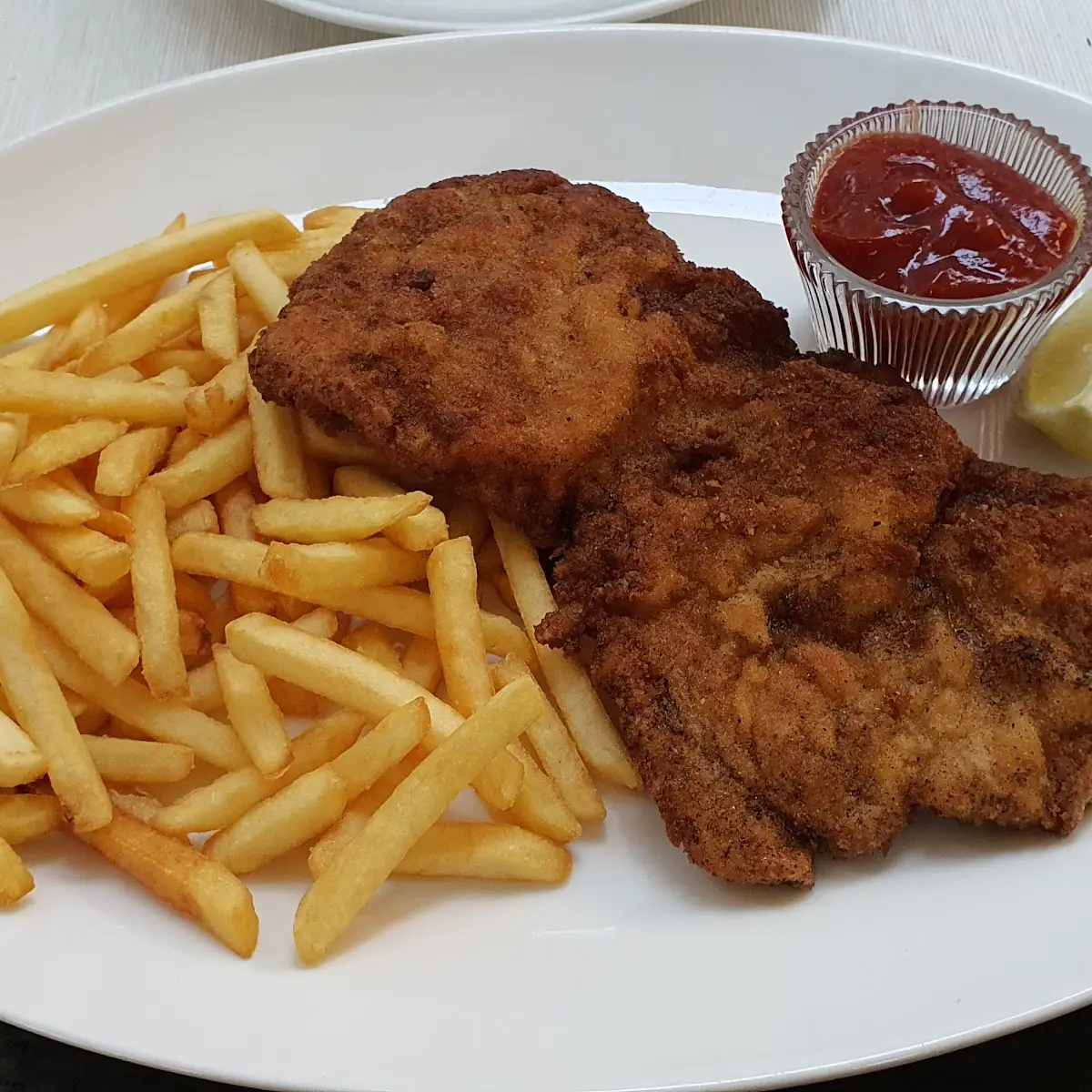Cordon Bleu Mit Pommes Frites