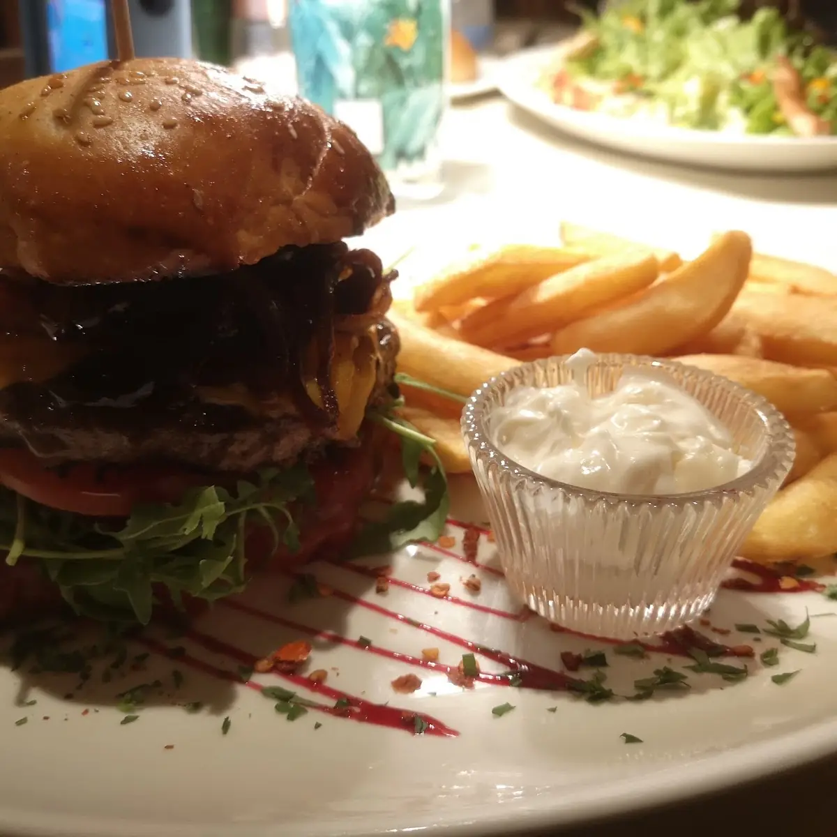 Hamburger Mit Pommes Frites