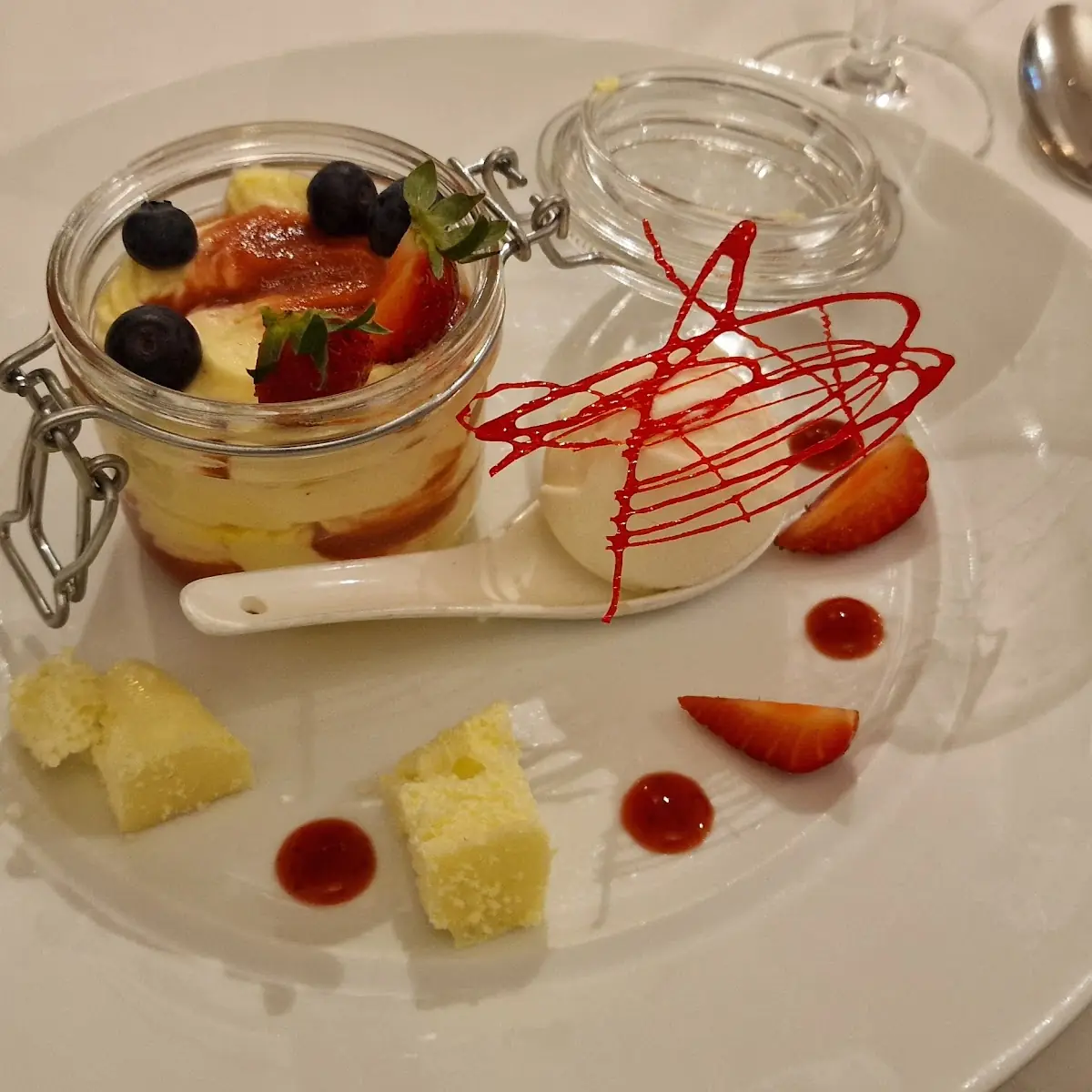 Rhabarbercreme Mit Zitronenmouse