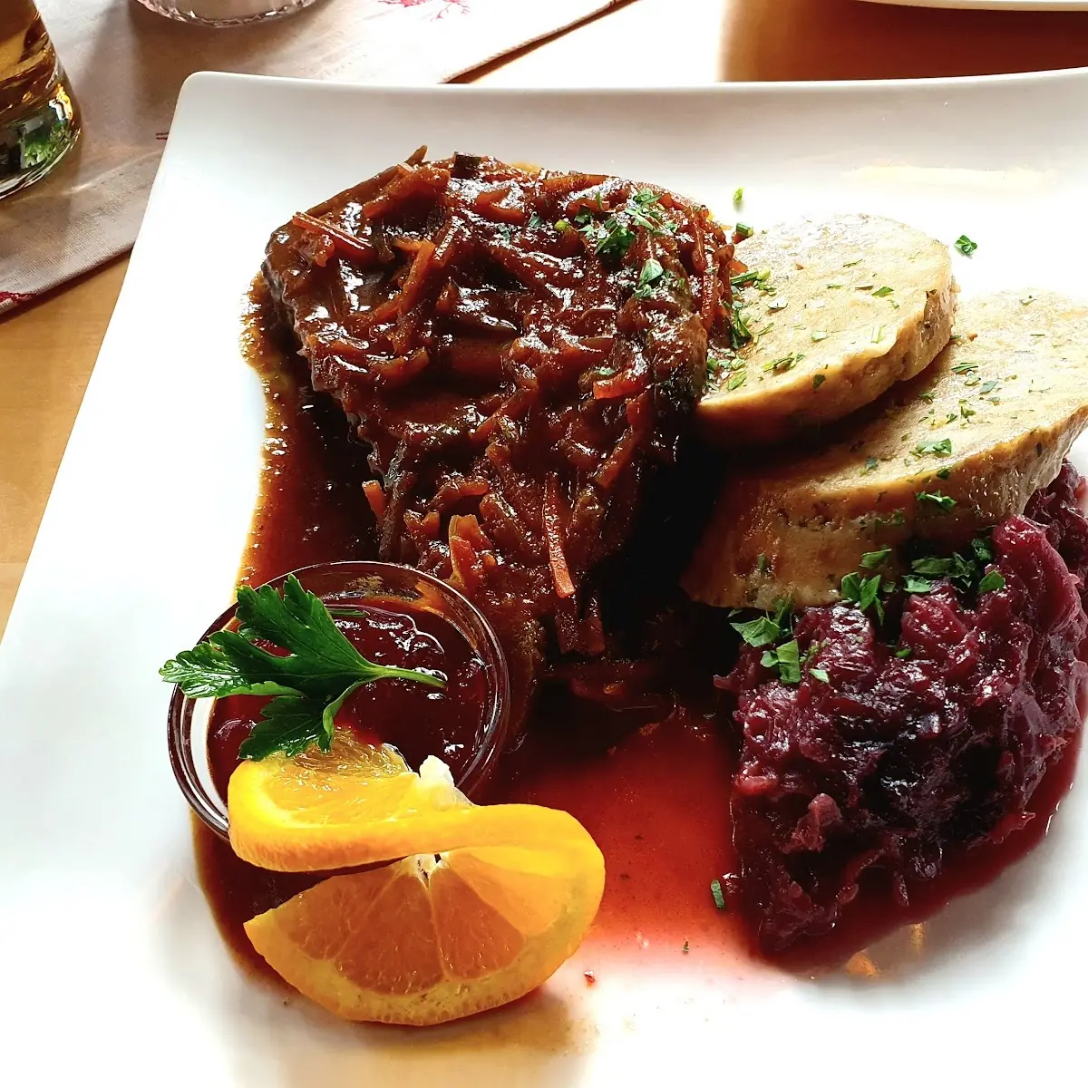 Geschmorter Bisonbraten