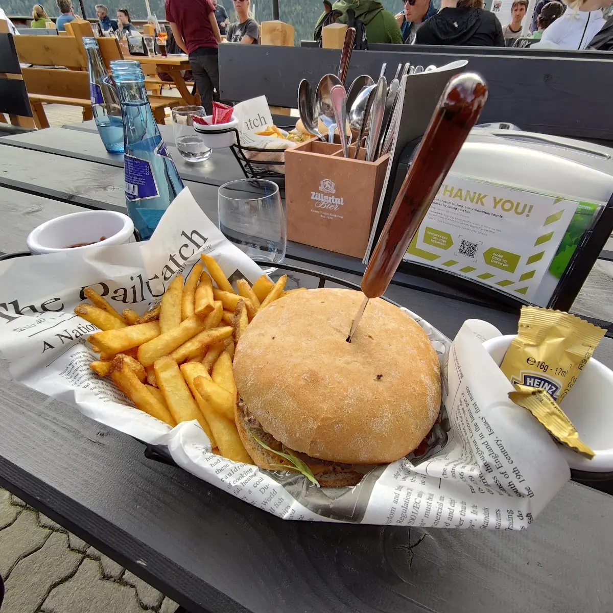 Hamburger Mit Pommes Frites