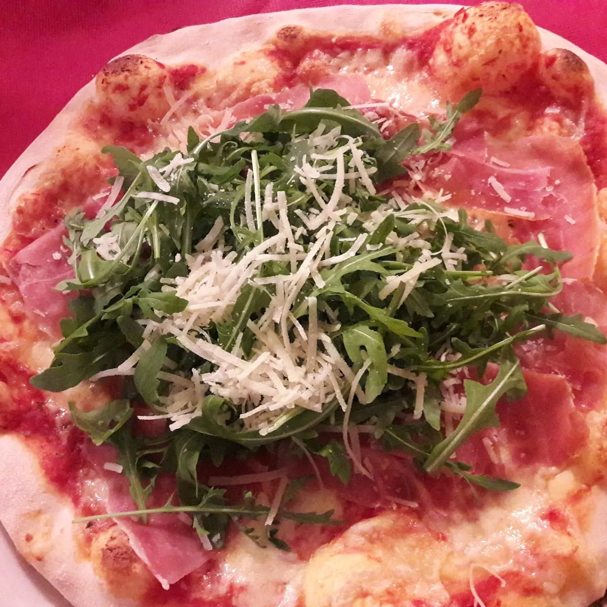 Pizza Prosciutto Mit Rucola