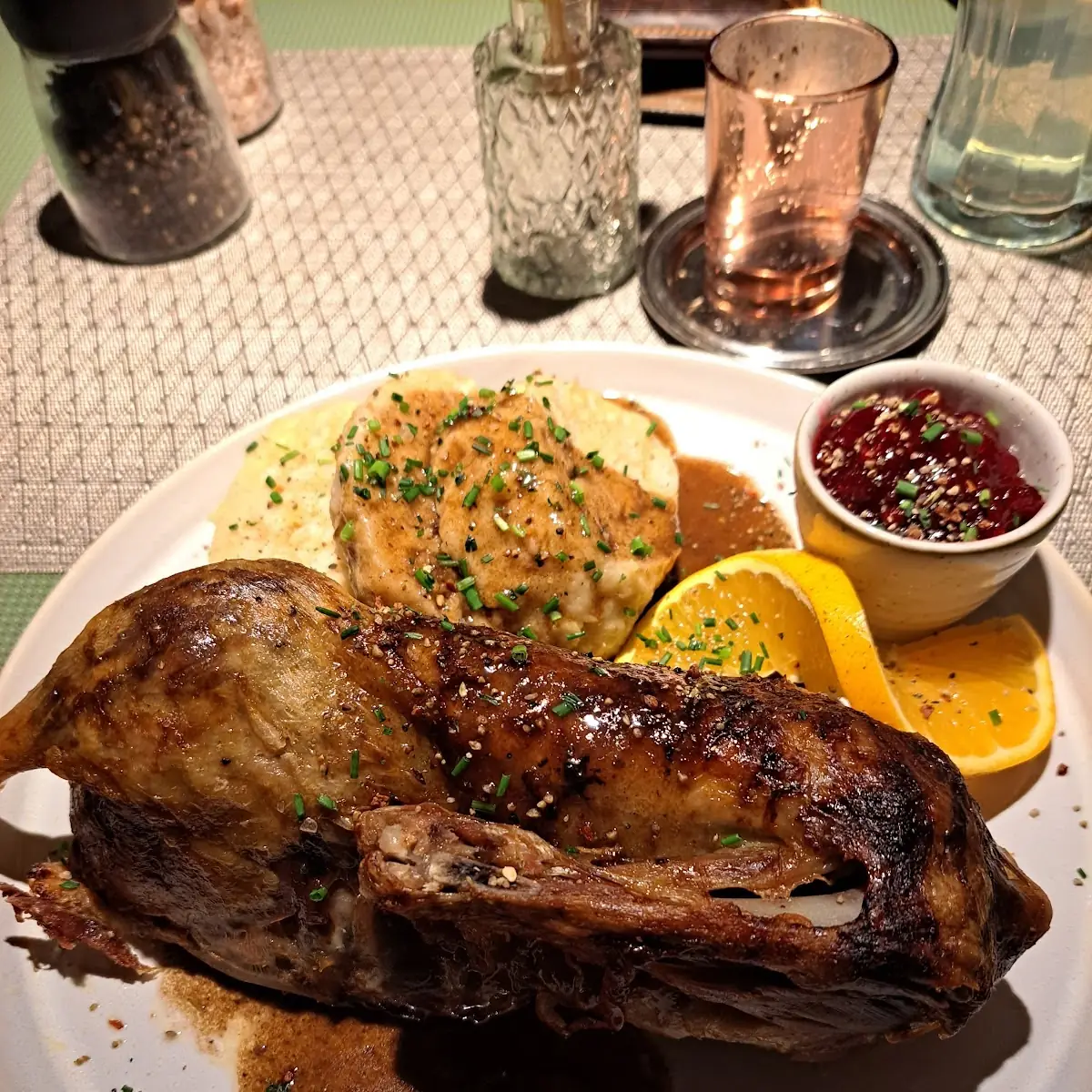 Ente Mit Blaukraut Und Erdäpfelknödel