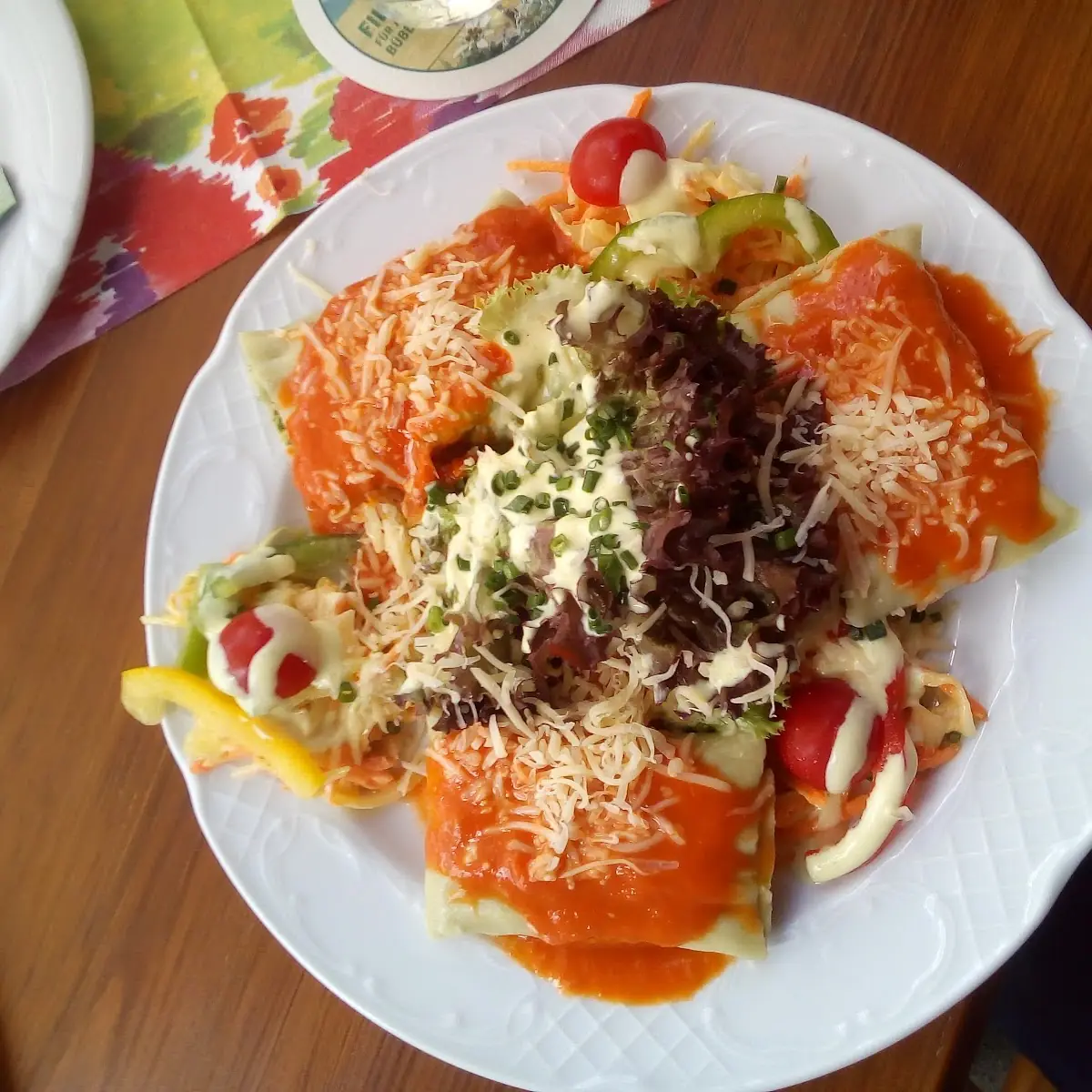 Gemüsemaultaschen Mit Tomatensauce Und Käse