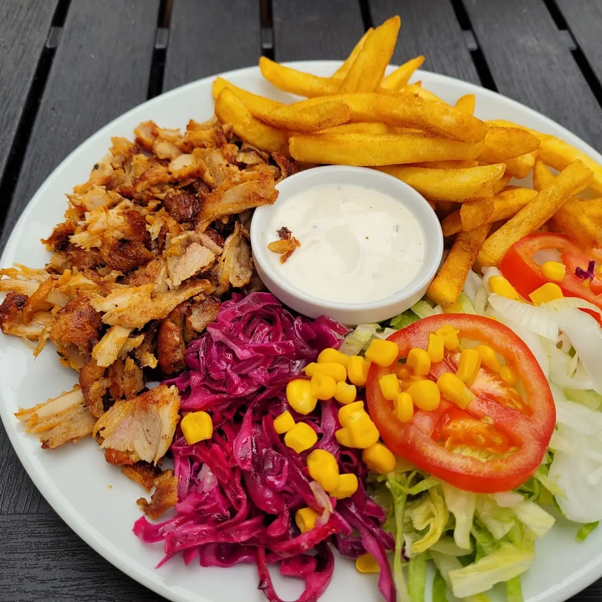 Kebap Teller Salat Und Pommes