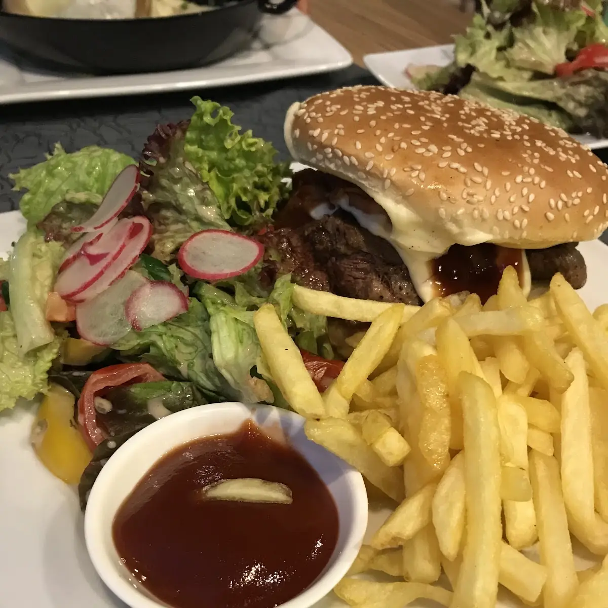 All Burgers, KIWI Restaurant