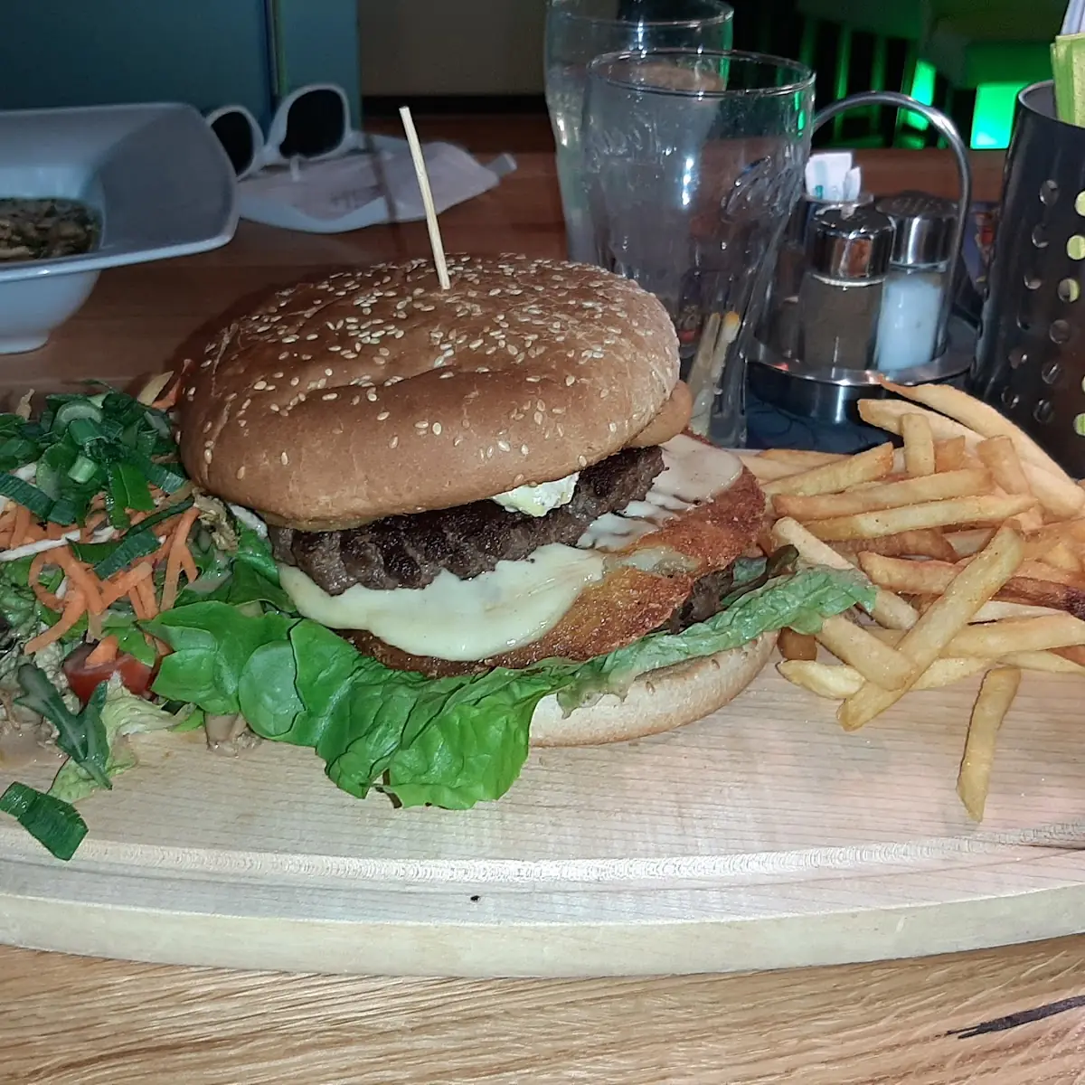 Big Papa Joe's Burger