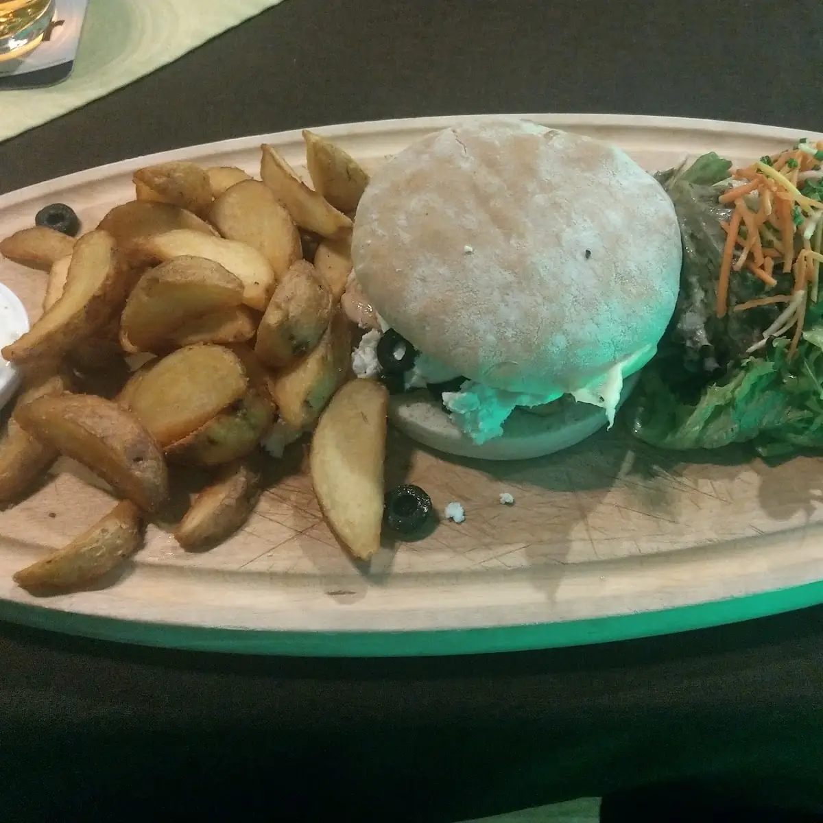Green Burger, KIWI Restaurant