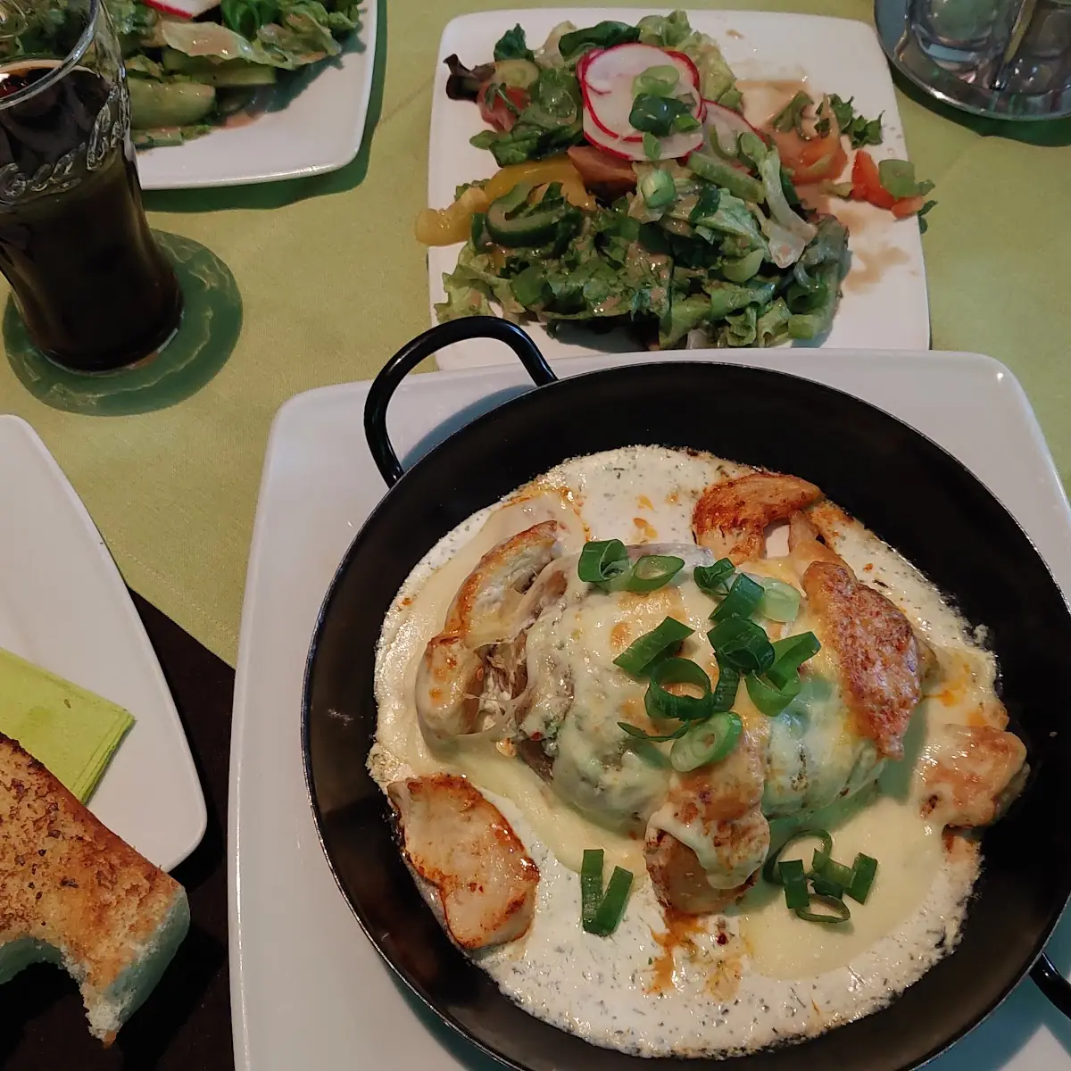 Mit Käse Überbackener Folienkartoffel, KIWI Restaurant