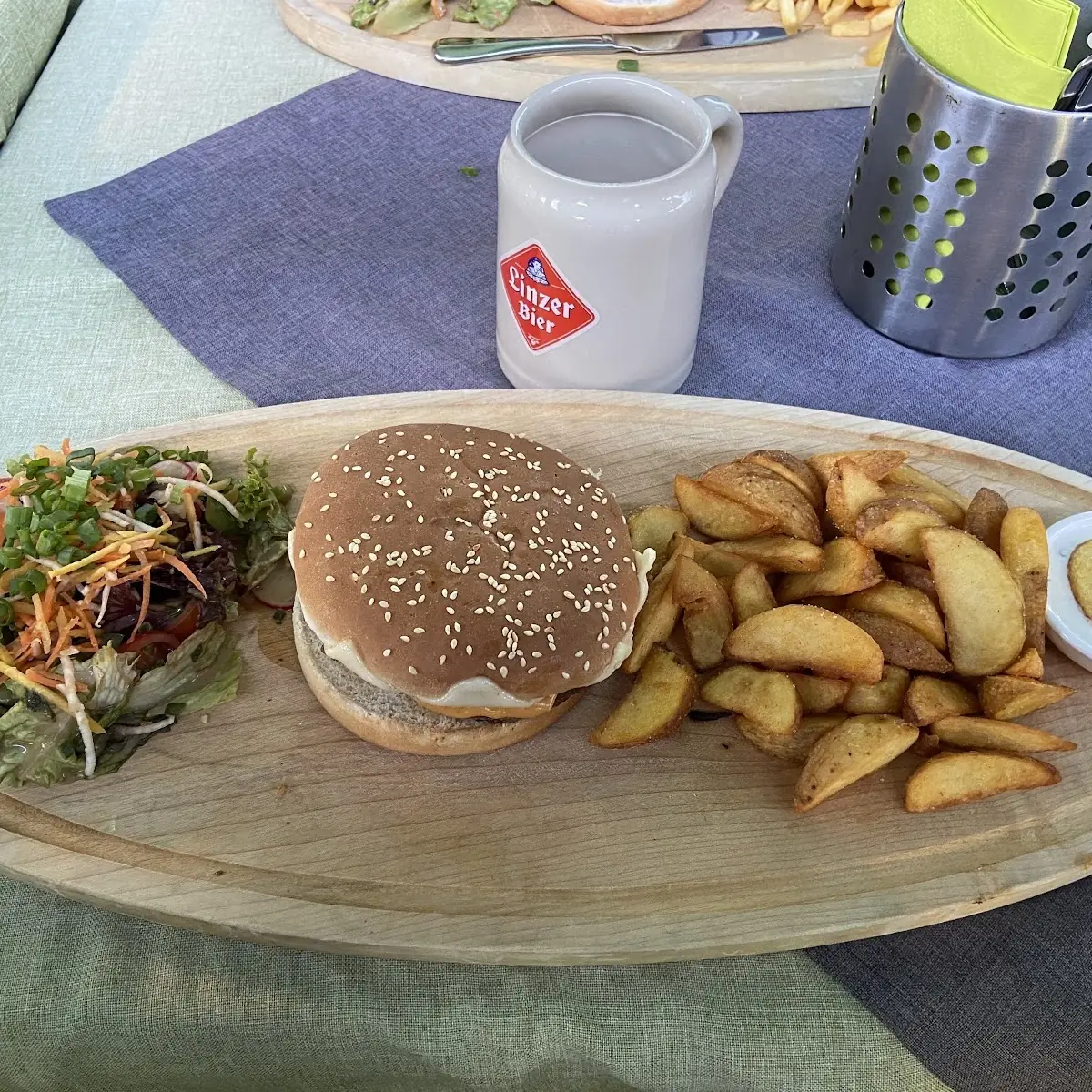 Swissburger, KIWI Restaurant