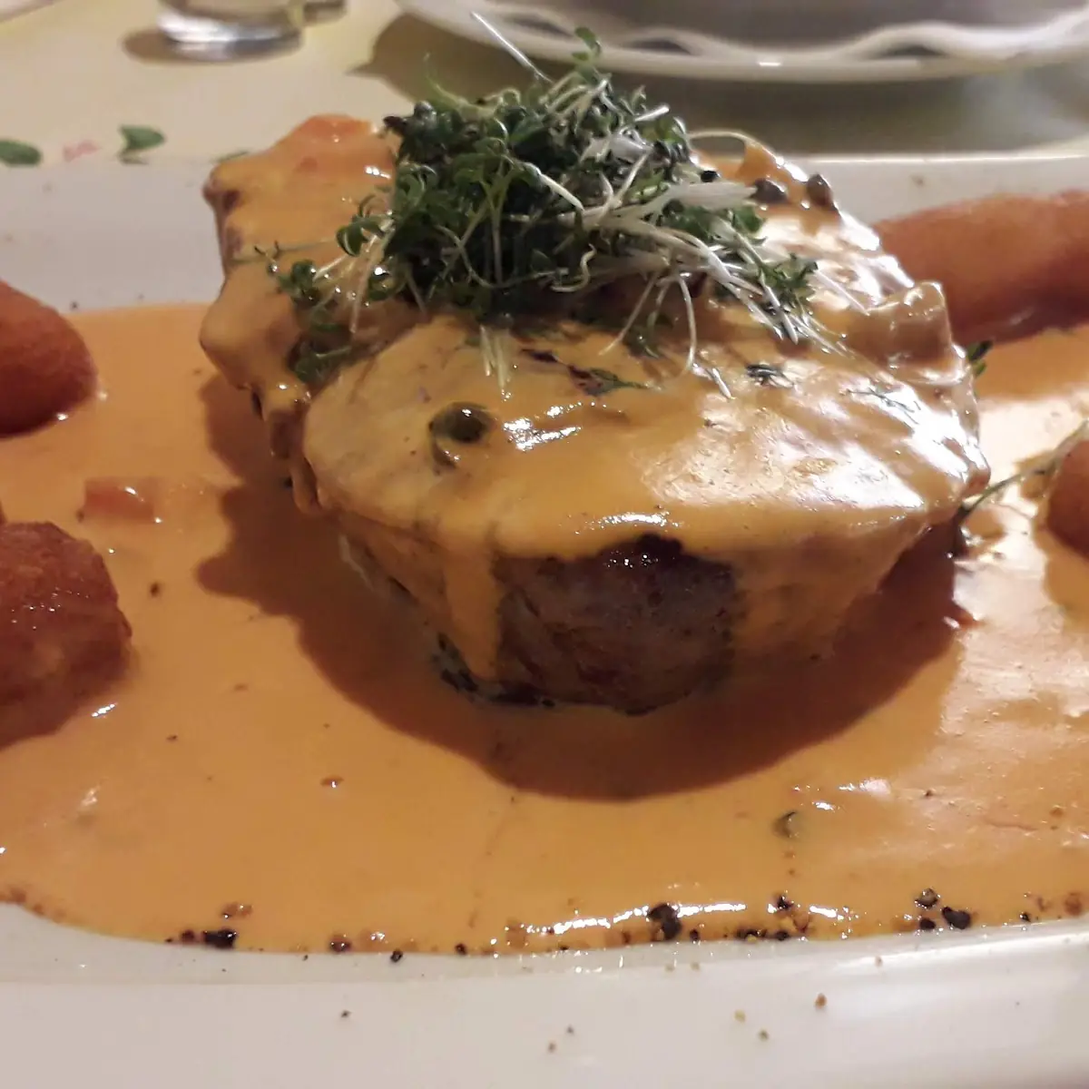 Rindersteak Mit Kroketten