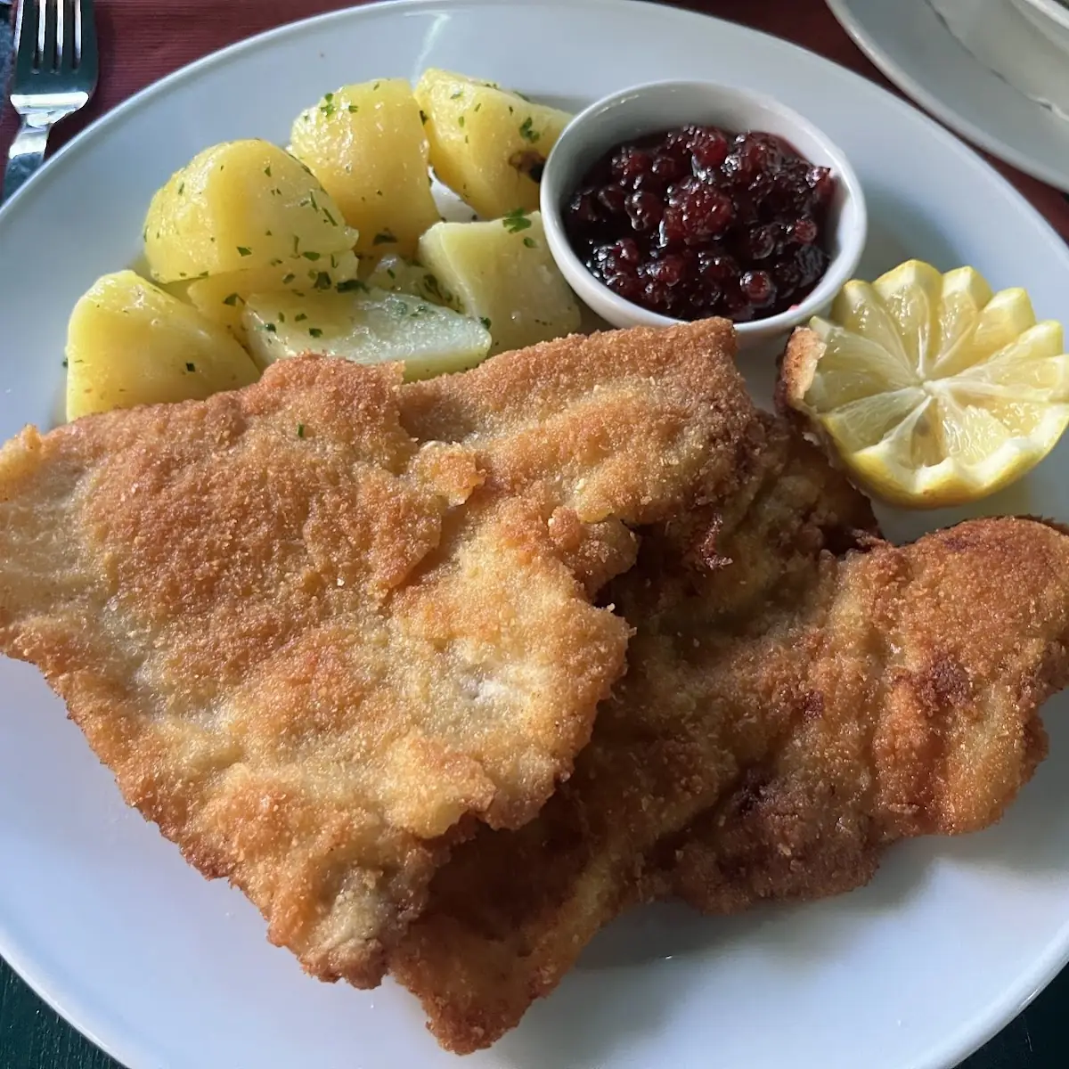 Wiener Schnitzel Mit Salzkartoffeln