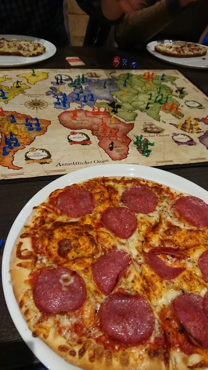 Salami Pizza