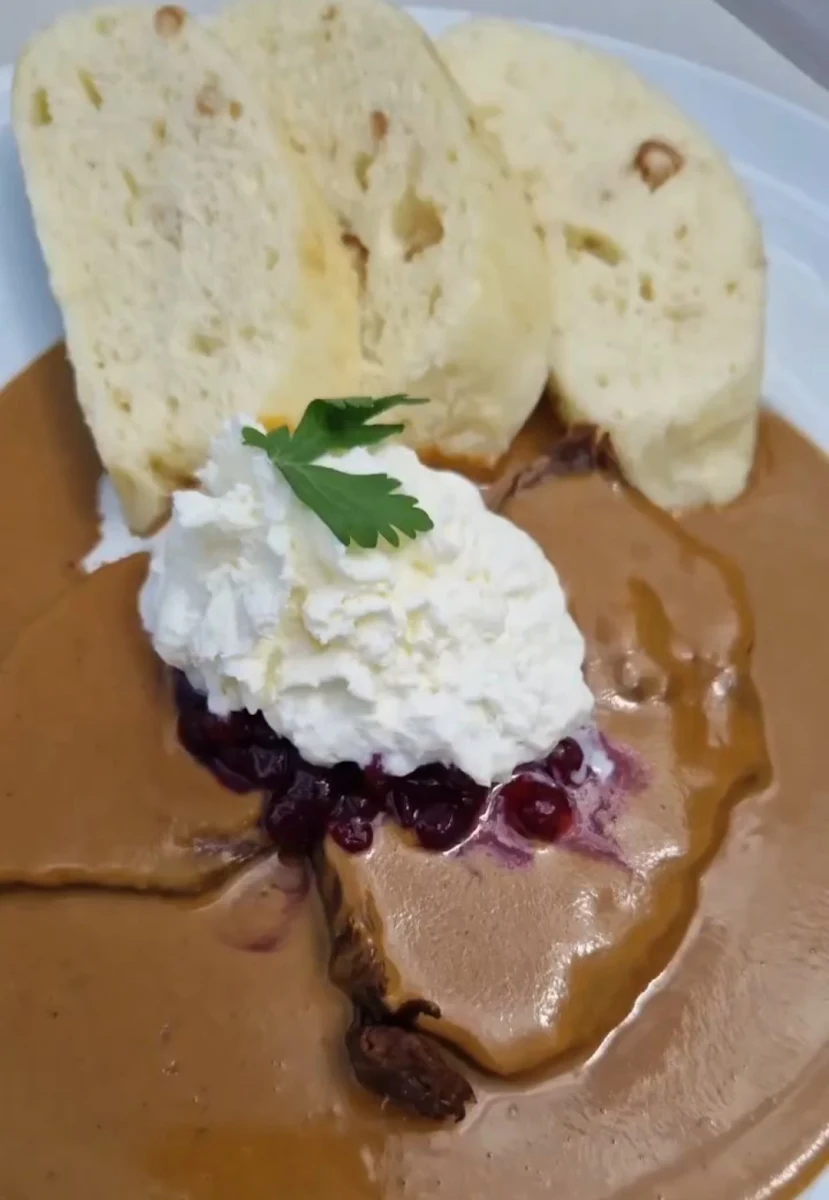 Rinderbraten Mit Böhmischen Knödel