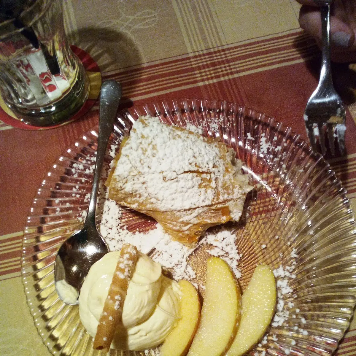 Apfelstrudel Mit Vanilleeis