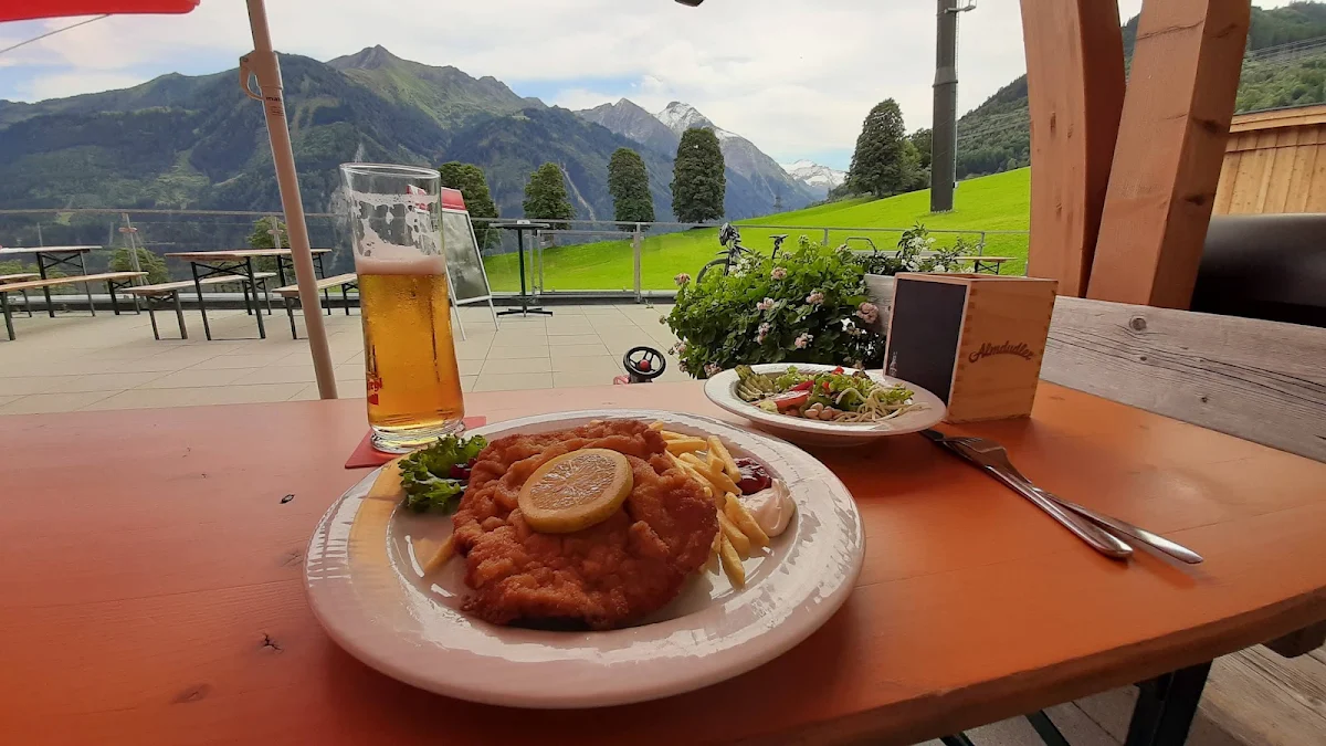 Wiener Schnitzel Mit Pommes Und Bier, Berggasthof Stangerbauer