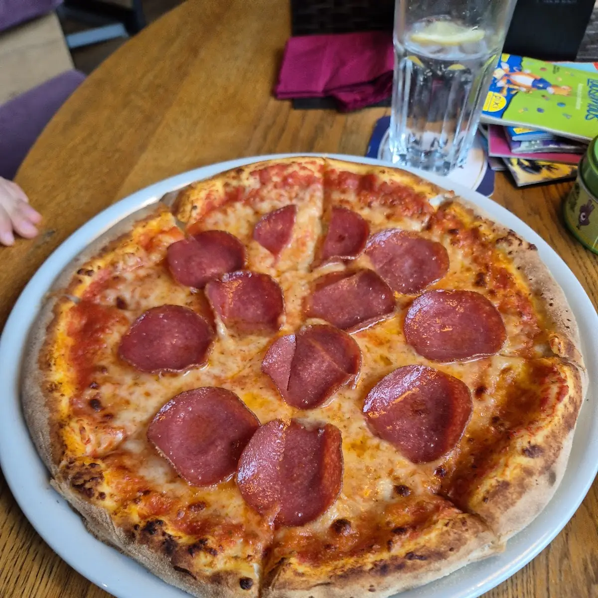 Kinder Salamipizza