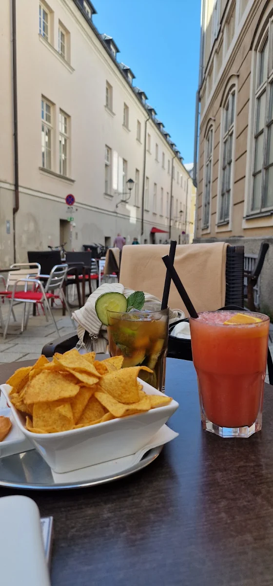 Pimms Cup Bahama Mama Mit Nachos