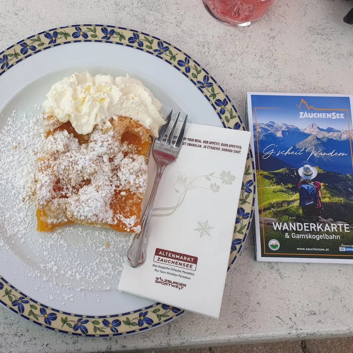 Ganz Frischer Marillenkuchen