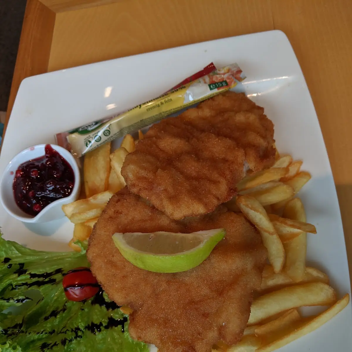Schnitzel Mit Pommes