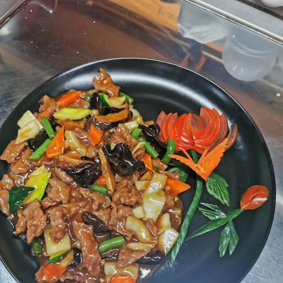 Rindfleisch Mit Bambussprossen Pilzen Und Morcheln