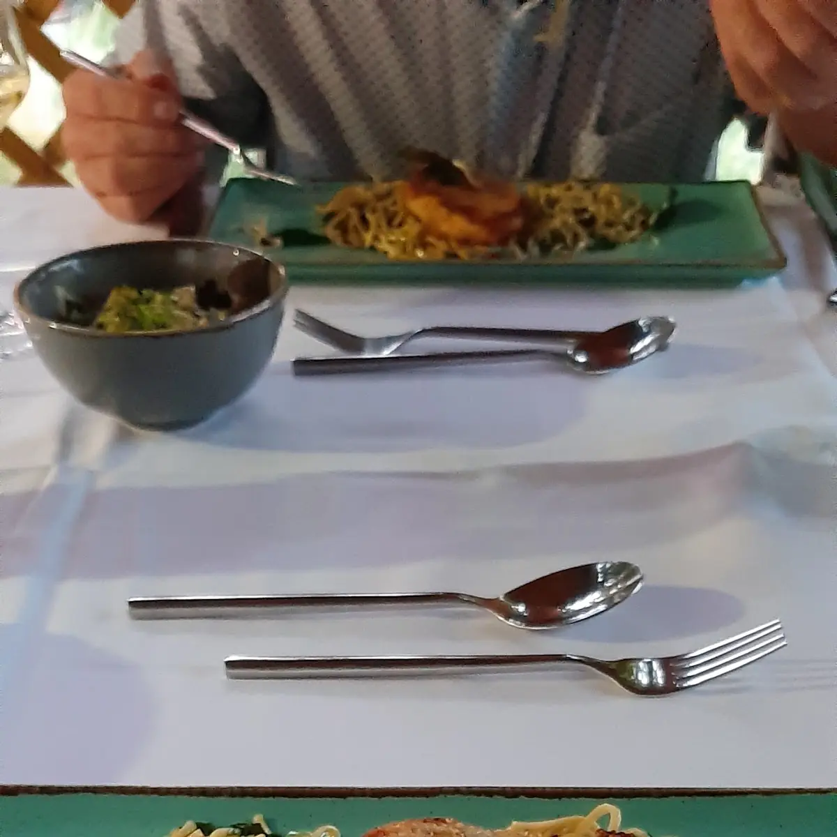 Zander Auf Kräuternudeln