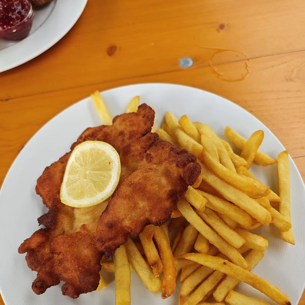 Putenschnitzel Mit Pommes