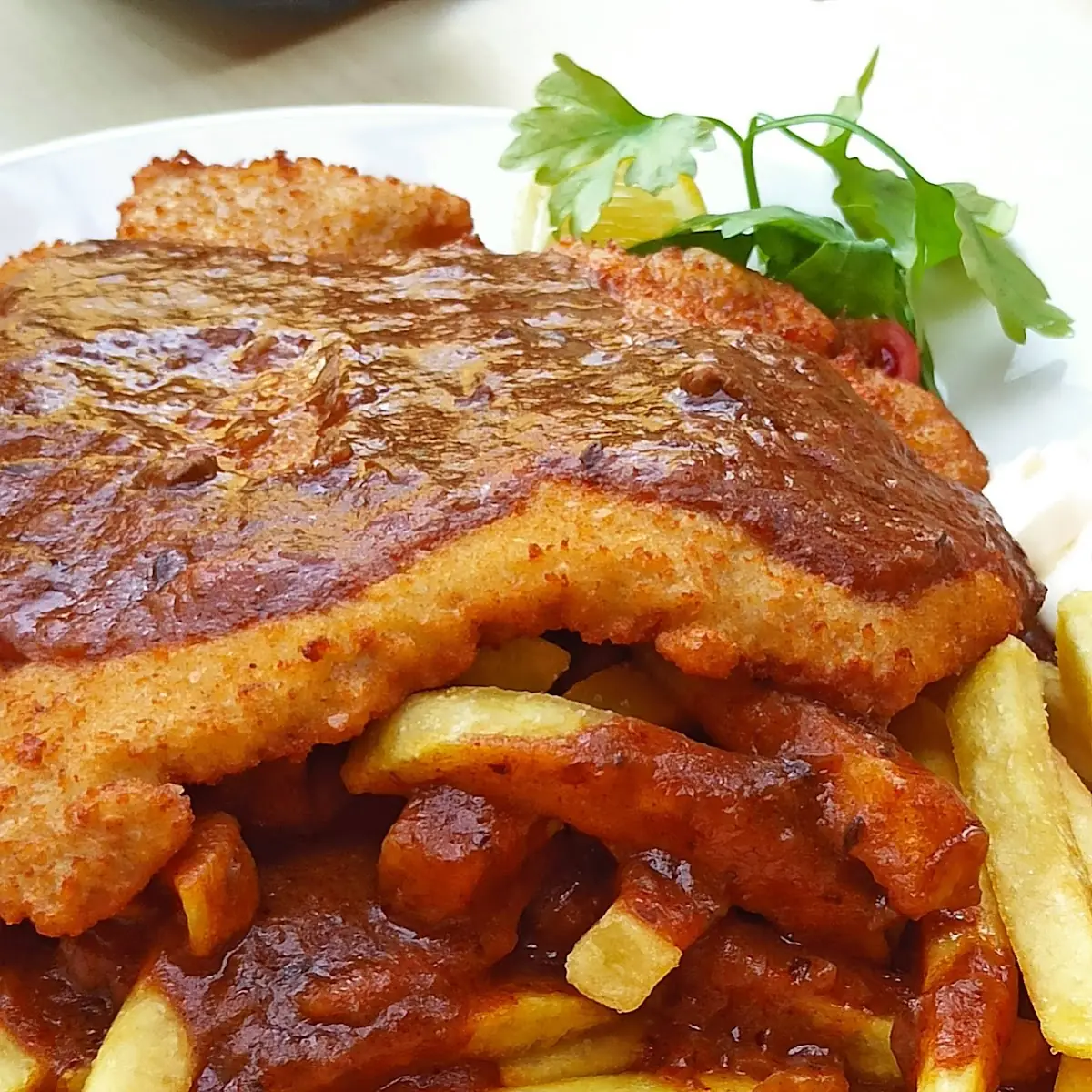 Schnitzel Mit Pommes Und Soße