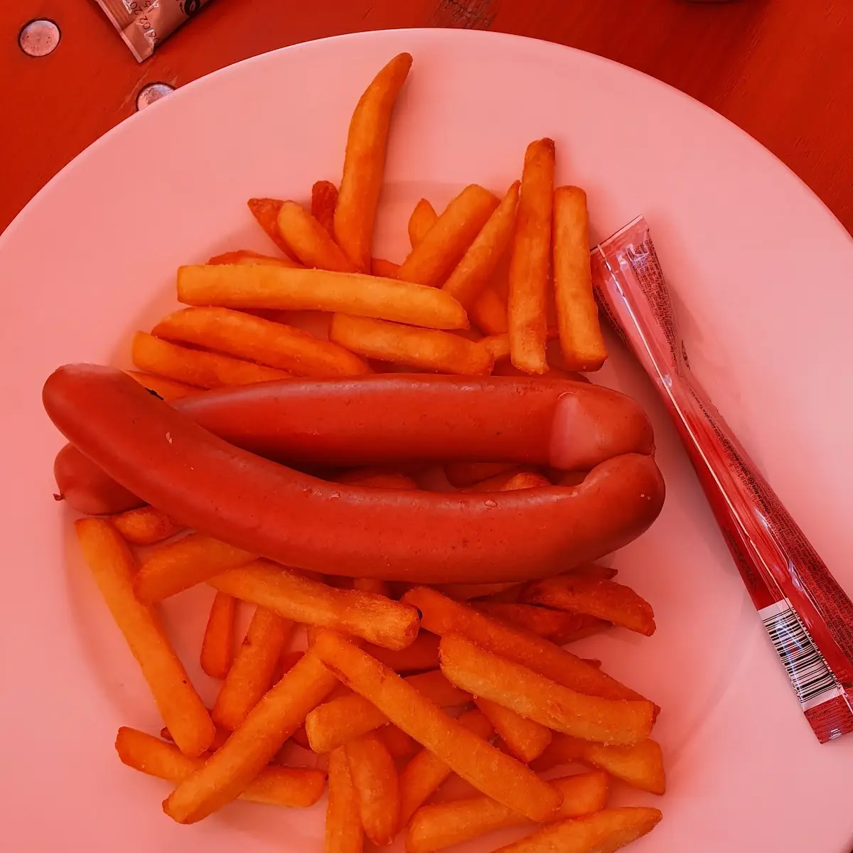 Würstel Mit Pommes