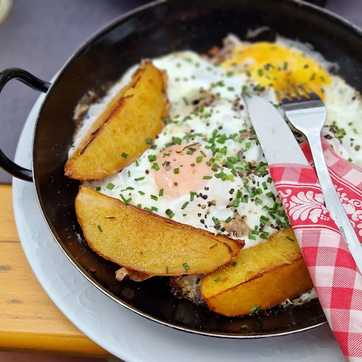 Bratkartoffeln Mit Spiegelei